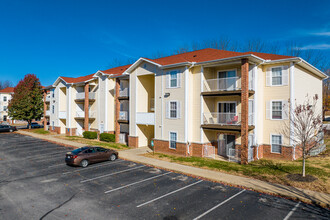 The Carlyle Apartment Homes in Springfield, MO - Building Photo - Primary Photo