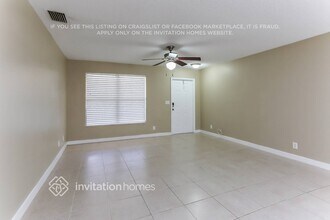 112 La Mancha Ave in Royal Palm Beach, FL - Building Photo - Building Photo