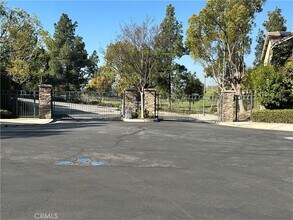 4868 Petersen St in Chino Hills, CA - Foto de edificio - Building Photo