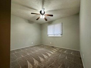 2130 Essex Rd in Lincoln, NE - Building Photo - Building Photo