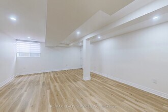 50 Glebe Cres in Brampton, ON - Building Photo - Building Photo