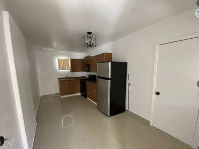 property at 5171 Reeder Cir