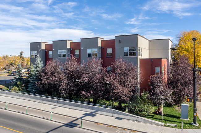 Inglewood House in Calgary, AB - Building Photo - Building Photo