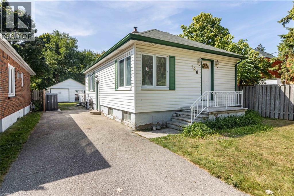 180 Wellington St N in Woodstock, ON - Building Photo
