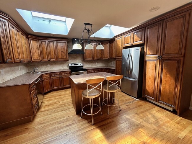 1380 Bellmore Ave