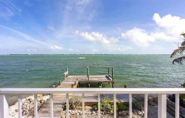 757 La Fitte Rd in Summerland Key, FL - Foto de edificio - Building Photo