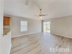 69 Marisco Way in Jacksonville, FL - Foto de edificio - Building Photo