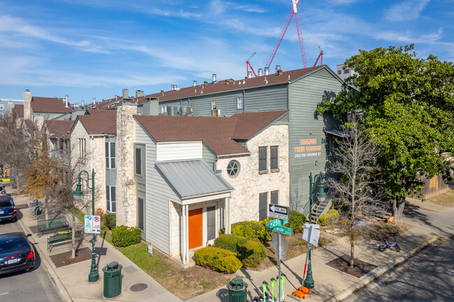 Orange Tree Condominiums in Austin, TX - Foto de edificio - Building Photo