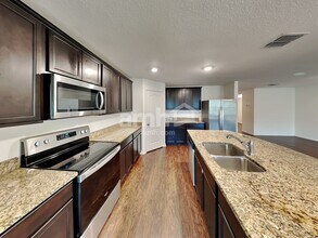 1220 Brenton Leaf Dr in Ruskin, FL - Building Photo - Building Photo
