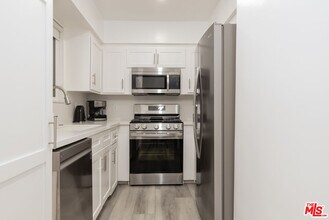 8911 Cynthia St in West Hollywood, CA - Building Photo - Building Photo