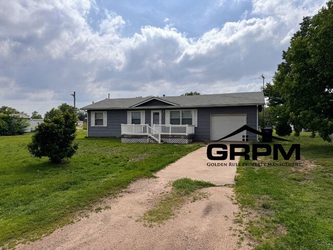 property at 211 S Main St