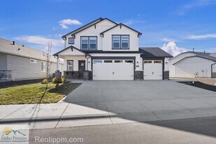 10469 W Royal Fern Ct in Star, ID - Building Photo