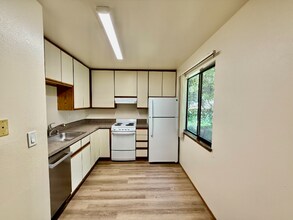 2251 NE Blakeley St in Seattle, WA - Building Photo - Building Photo