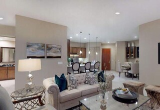 2001 S Voss Rd in Houston, TX - Building Photo - Building Photo