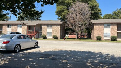 389 N Hollywood Ave in Blytheville, AR - Building Photo - Building Photo