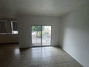 8999 NW 107 Ct in Doral, FL - Building Photo - Building Photo