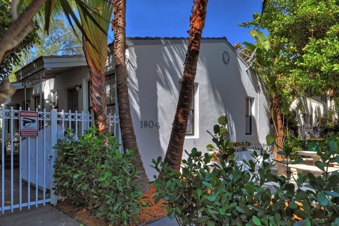 1604 Michigan Ave in Miami Beach, FL - Foto de edificio