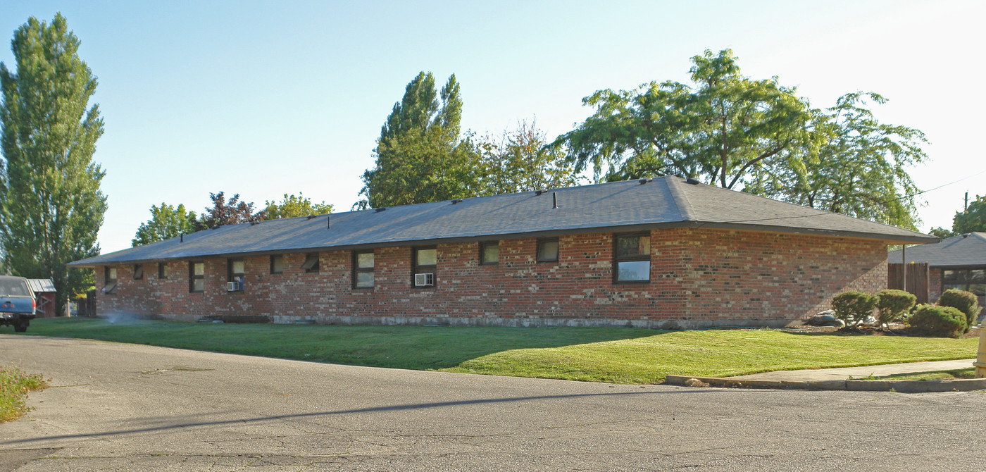 1411 Lake St in Sandpoint, ID - Foto de edificio