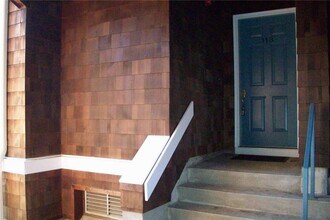 113 Half Moon Bay Dr in Croton-on-Hudson, NY - Building Photo - Building Photo
