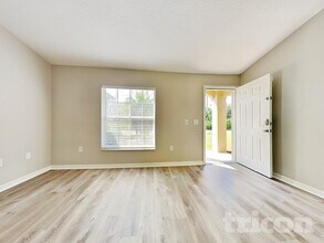 54 Reidsville Dr in Palm Coast, FL - Foto de edificio - Building Photo