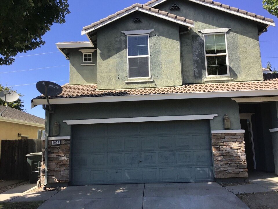 1007 Beymer Loop in Yuba City, CA - Building Photo