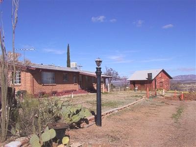 401 S Skyline Cir in Tombstone, AZ - Building Photo