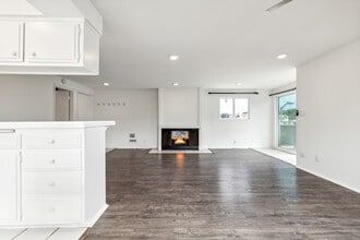 851 Cypress Ave, Unit B in Hermosa Beach, CA - Building Photo - Building Photo