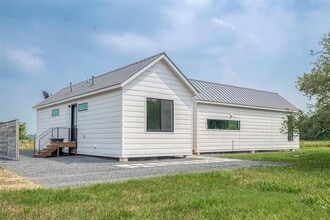 8654 Fm 2145 in Ledbetter, TX - Building Photo - Building Photo