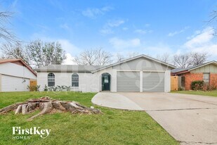 2313 March Ln in Grand Prairie, TX - Building Photo