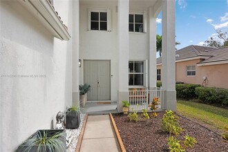 932 Nandina Dr in Weston, FL - Foto de edificio - Building Photo
