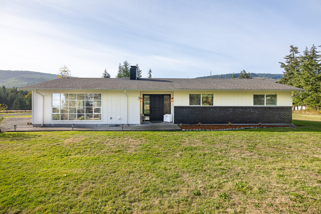 1795 Happy Valley Rd in Sequim, WA - Building Photo - Building Photo