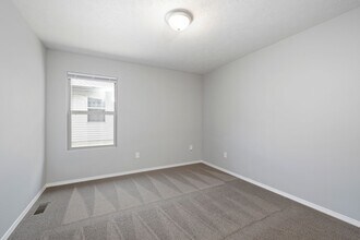 598 W Danielle St in Republic, MO - Building Photo - Building Photo