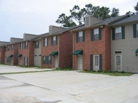 Mignonette Townhomes in Lake Charles, LA - Building Photo