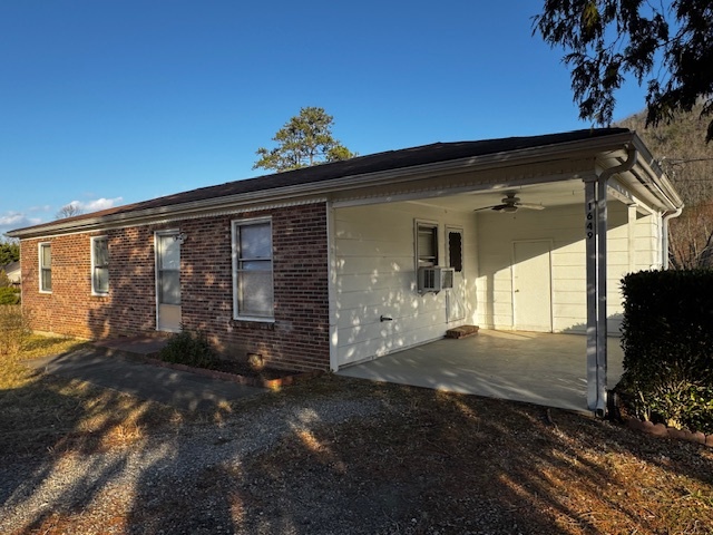 1649 Pisgah Hwy in Candler, NC - Building Photo