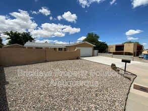 12700 Mountain Rd NE in Albuquerque, NM - Building Photo - Building Photo