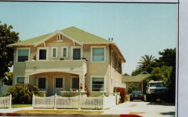 408 S Catalina Ave in Redondo Beach, CA - Building Photo