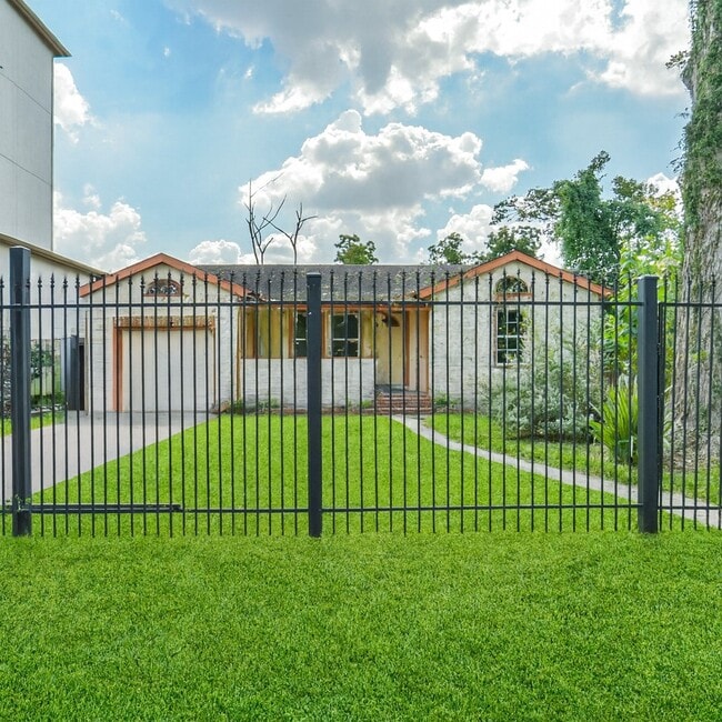 1510 Tarley St in Houston, TX - Building Photo - Building Photo