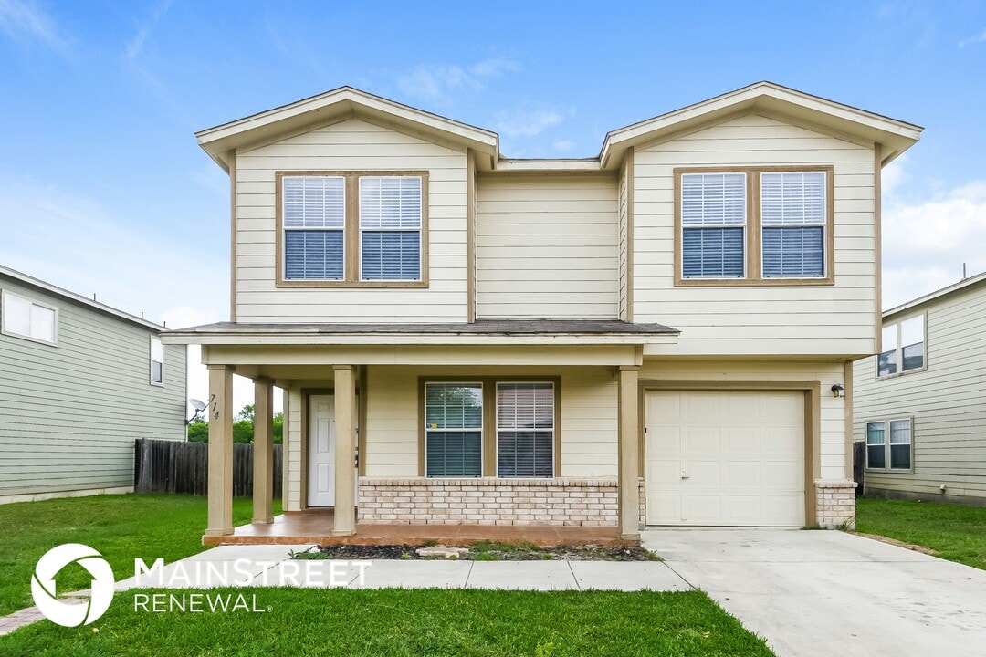 714 Absolon Farm in San Antonio, TX - Building Photo