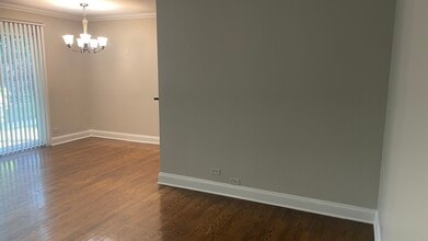 10117 Old Orchard Ct in Skokie, IL - Building Photo - Building Photo