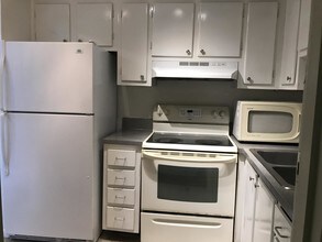 3000 NE 16th Ave-Unit -111 in Fort Lauderdale, FL - Building Photo - Building Photo