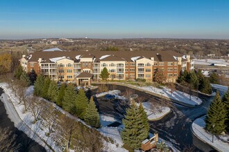 Chateau Ridge Condominiums in Burnsville, MN - Foto de edificio - Building Photo