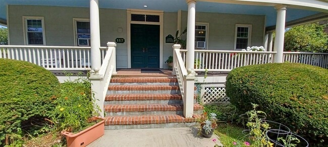 117 Fire Island Ave in Babylon, NY - Building Photo - Building Photo