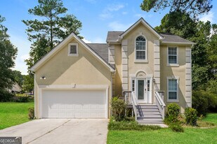 1254 Huntington Pl Cir in Lithonia, GA - Building Photo