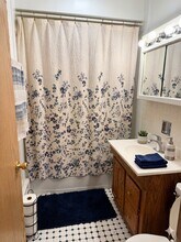 5821 W Montrose Ave in Chicago, IL - Building Photo - Building Photo