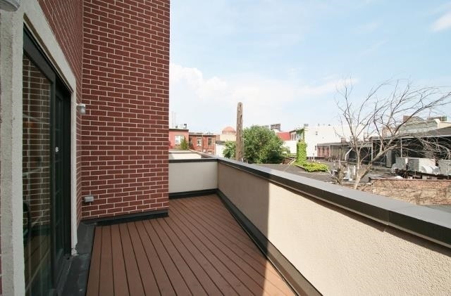 property at 769 Montgomery St