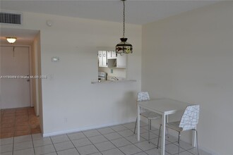 220 SW 9th Ave in Hallandale Beach, FL - Building Photo - Building Photo