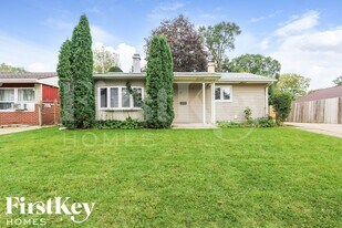 17 Fir St in Carpentersville, IL - Building Photo