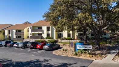 Torino Villas Apartments in San Antonio, TX - Foto de edificio - Building Photo