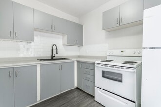 507 Balmoral Dr in Brampton, ON - Building Photo - Building Photo