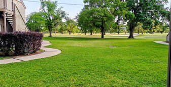 8413 Sands Point Dr in Houston, TX - Building Photo